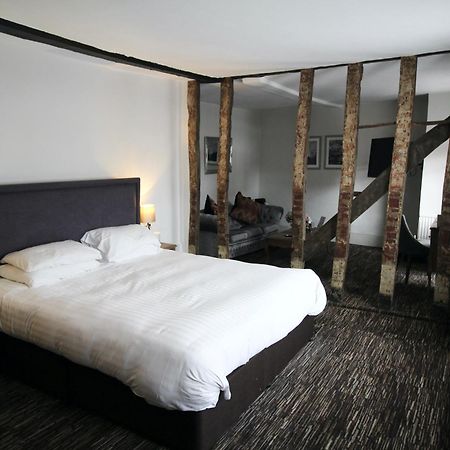 The Saracens Head Hotel Ґрейт-Данмоу Екстер'єр фото