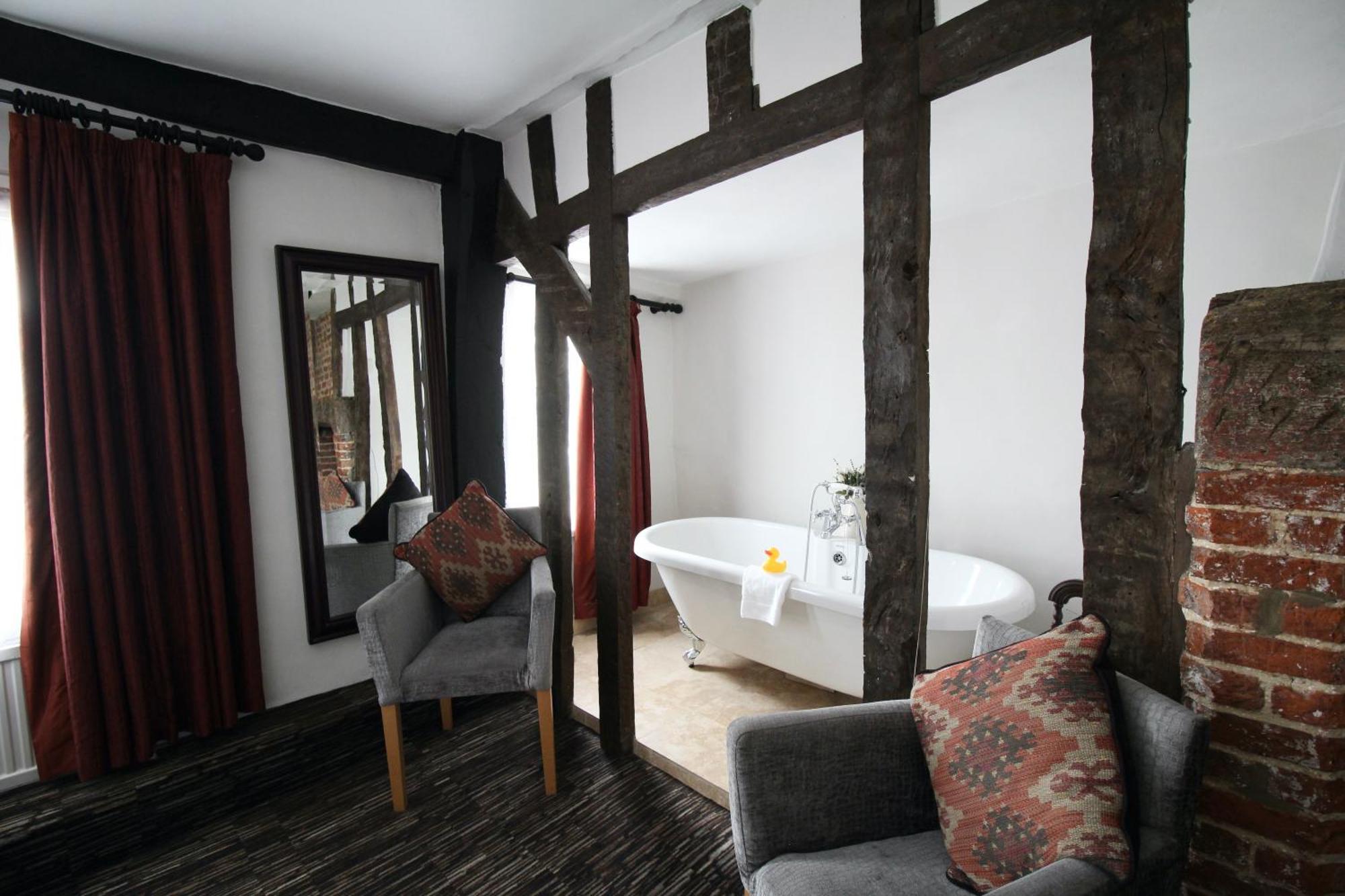 The Saracens Head Hotel Ґрейт-Данмоу Екстер'єр фото
