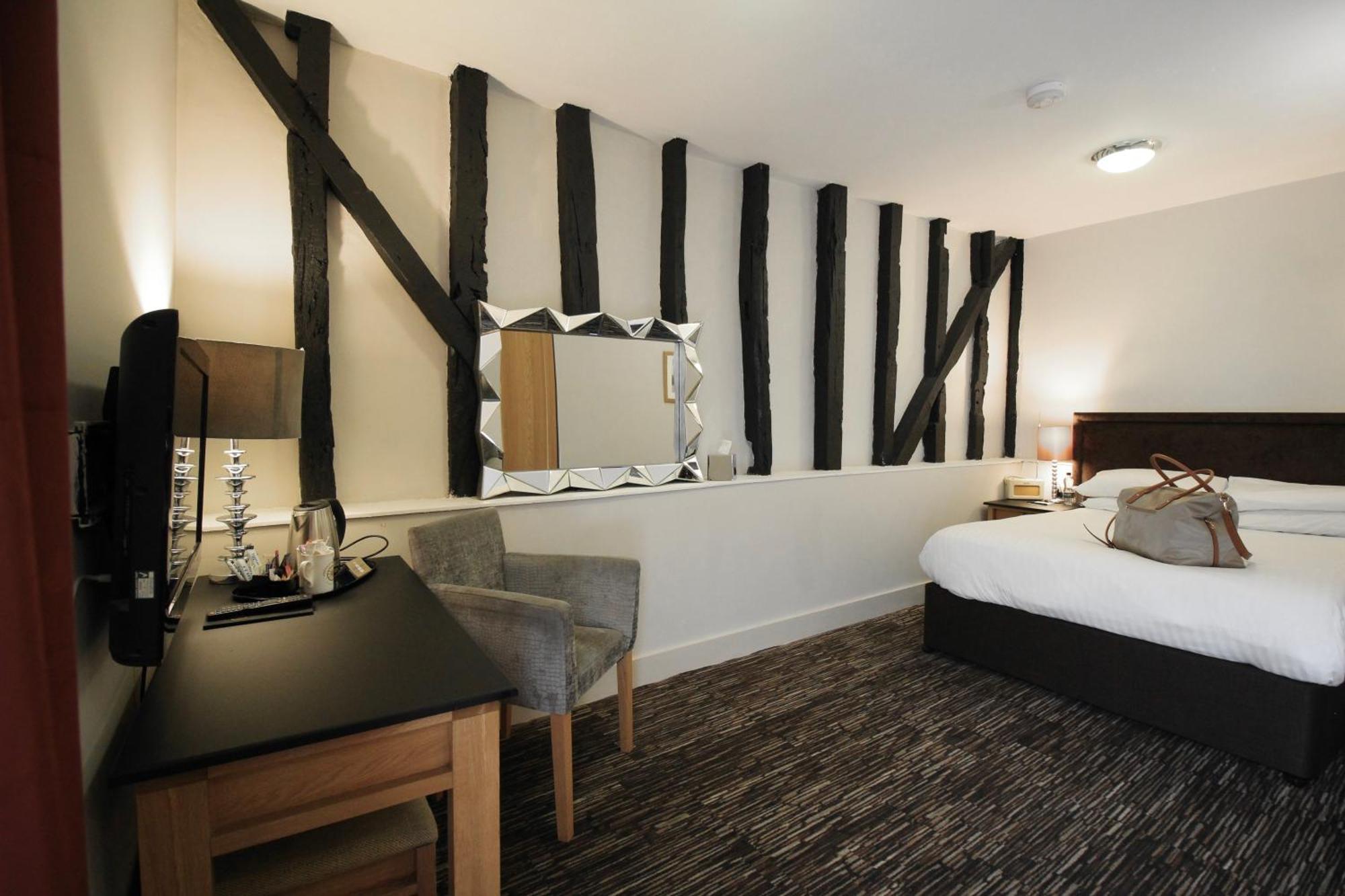 The Saracens Head Hotel Ґрейт-Данмоу Екстер'єр фото