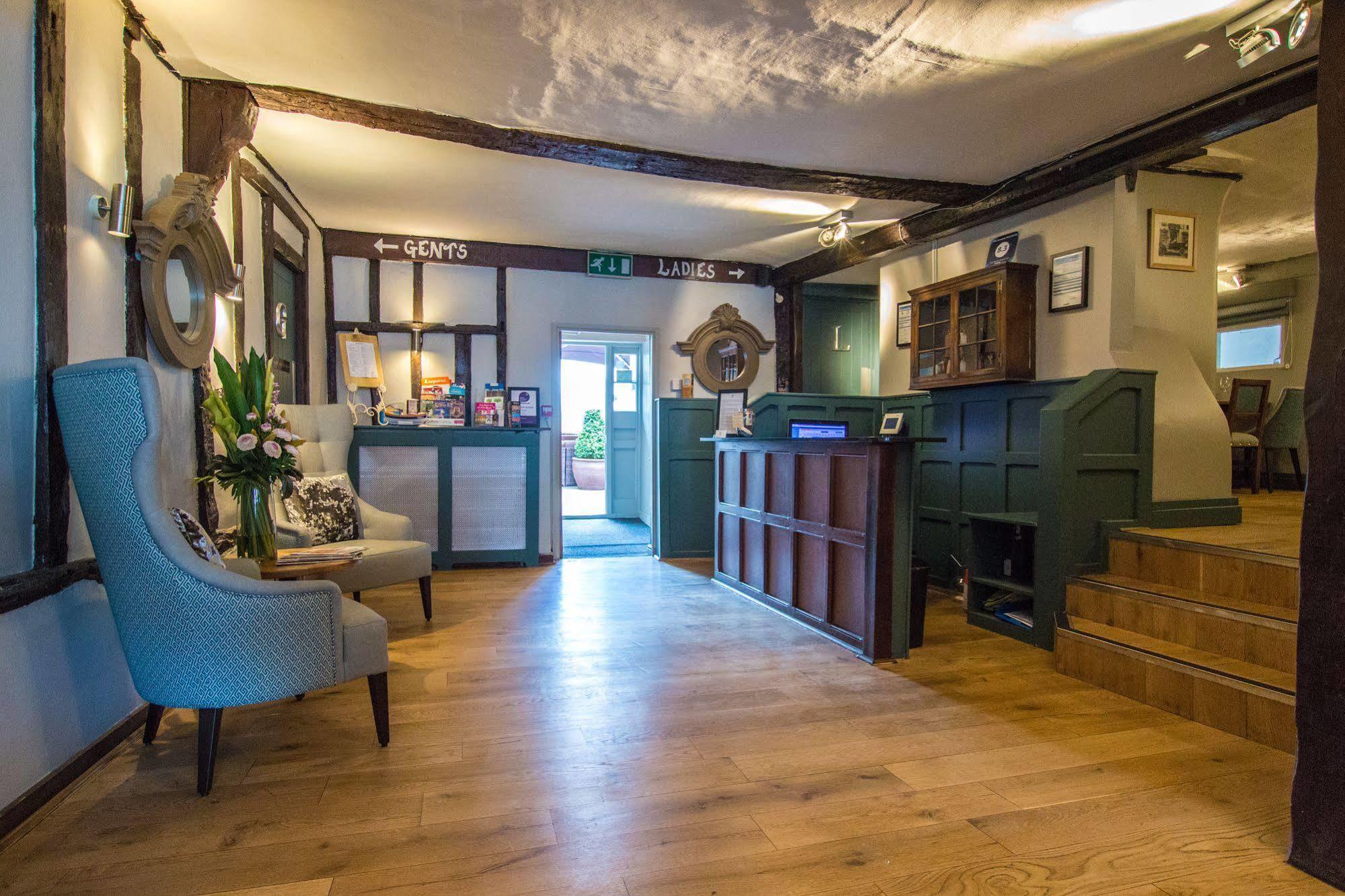 The Saracens Head Hotel Ґрейт-Данмоу Екстер'єр фото